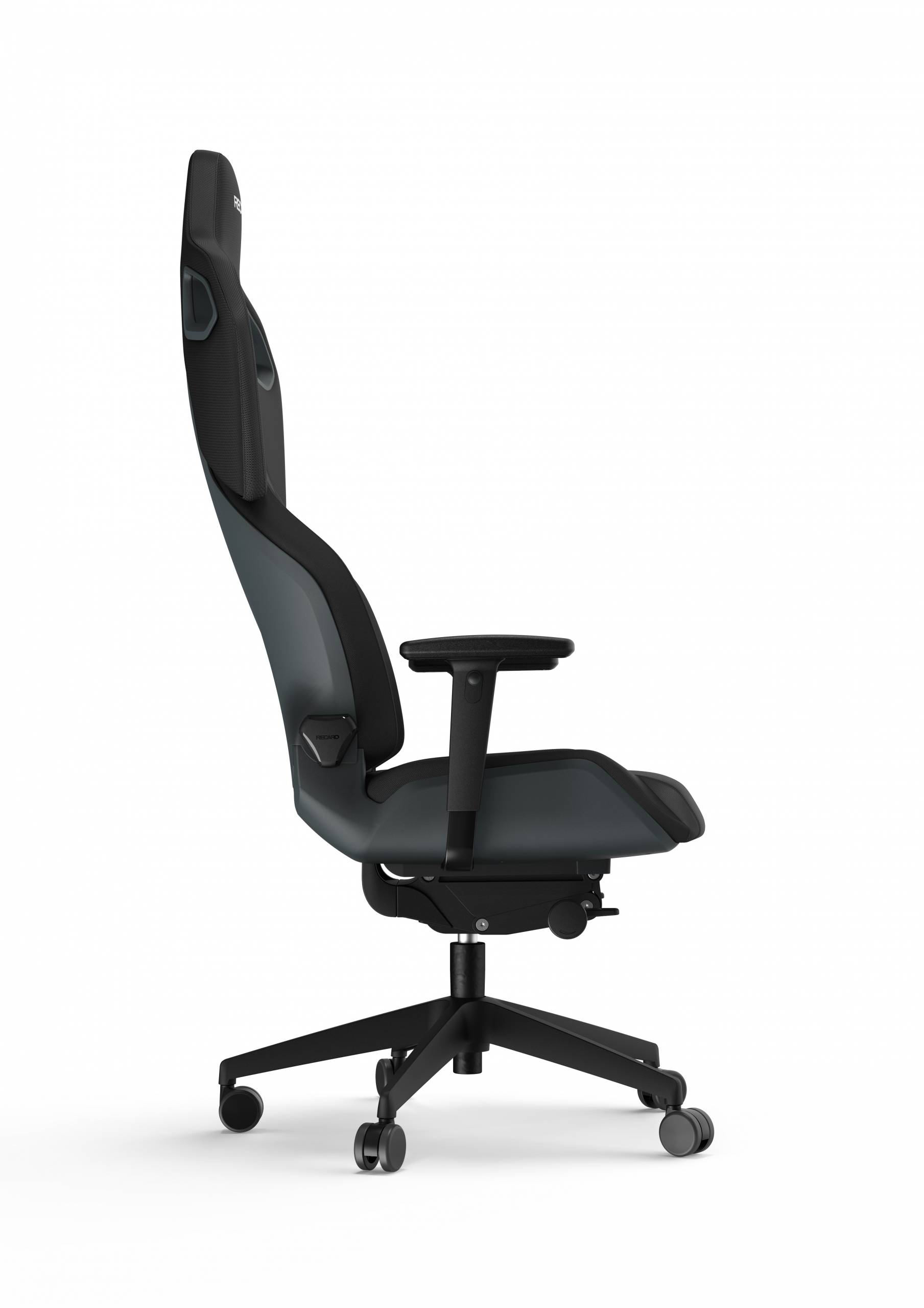 Recaro_Exo-Pure-Black-3-scaled-1.jpg